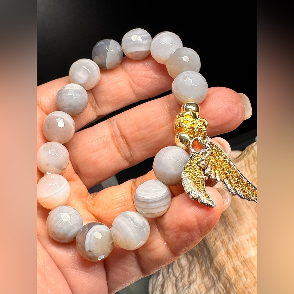 CHAMPAGNE AGATE BANDED + ANGEL WINGS STONES BRACELET Size 7” - Picture 8 of 9